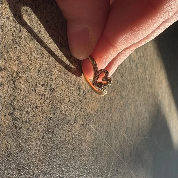 Pandora Gold Heart Ring - Picture 6 of 9